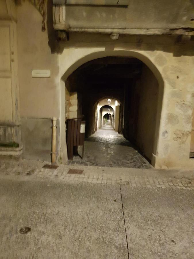مونفلاكين 39 Tour De Ville المظهر الخارجي الصورة